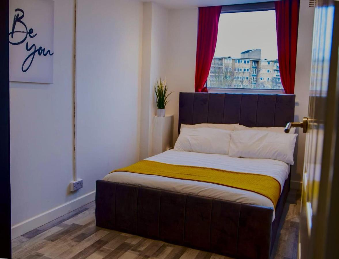 דירות לונדון 2 Bed With Free Parking מראה חיצוני תמונה